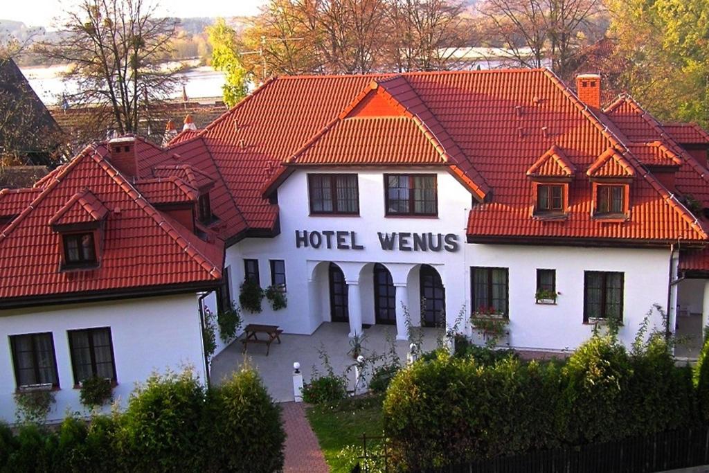 קז'ימייז' דולני Hotel Wenus מראה חיצוני תמונה