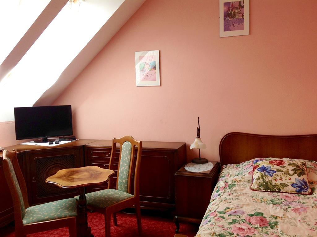 קז'ימייז' דולני Hotel Wenus מראה חיצוני תמונה