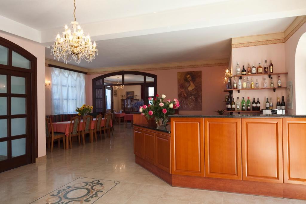 קז'ימייז' דולני Hotel Wenus מראה חיצוני תמונה