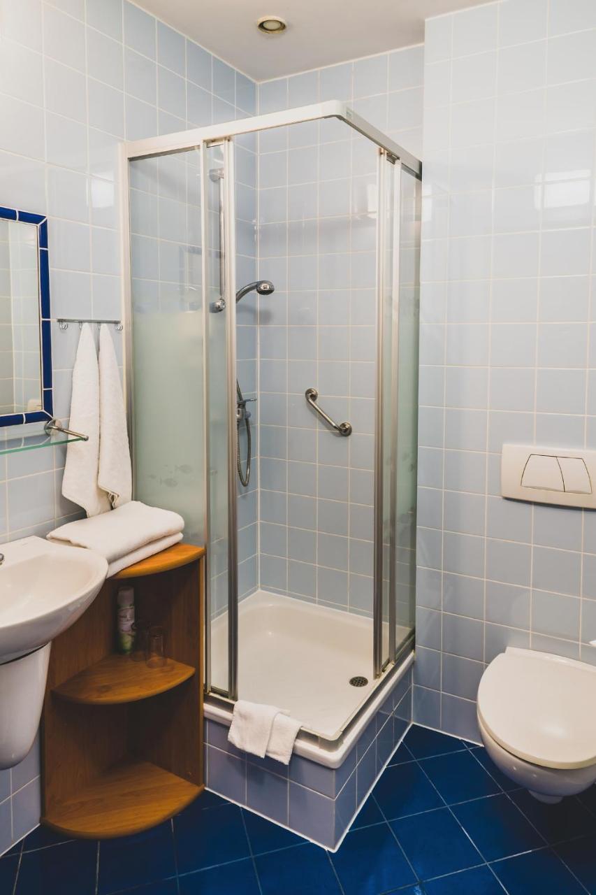 קז'ימייז' דולני Hotel Wenus מראה חיצוני תמונה