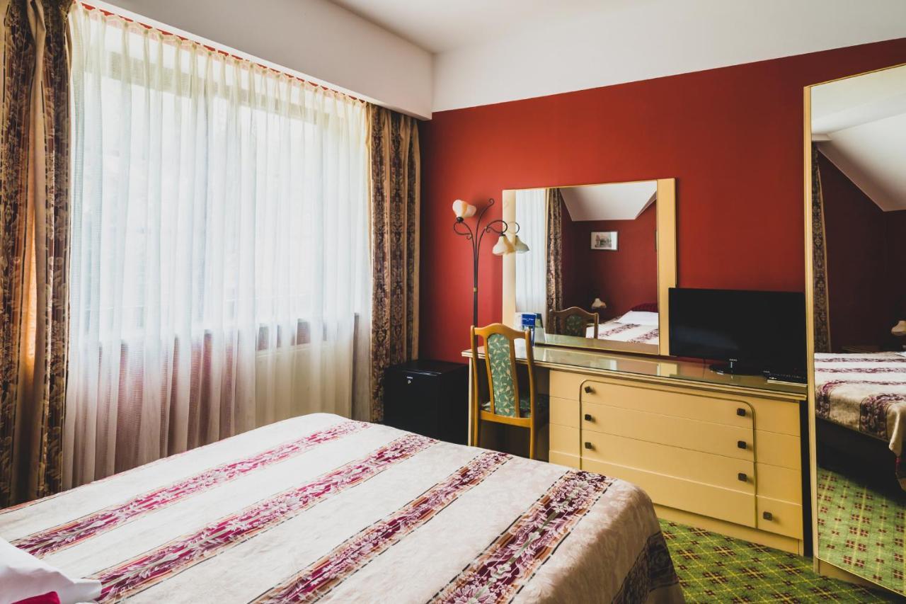 קז'ימייז' דולני Hotel Wenus מראה חיצוני תמונה